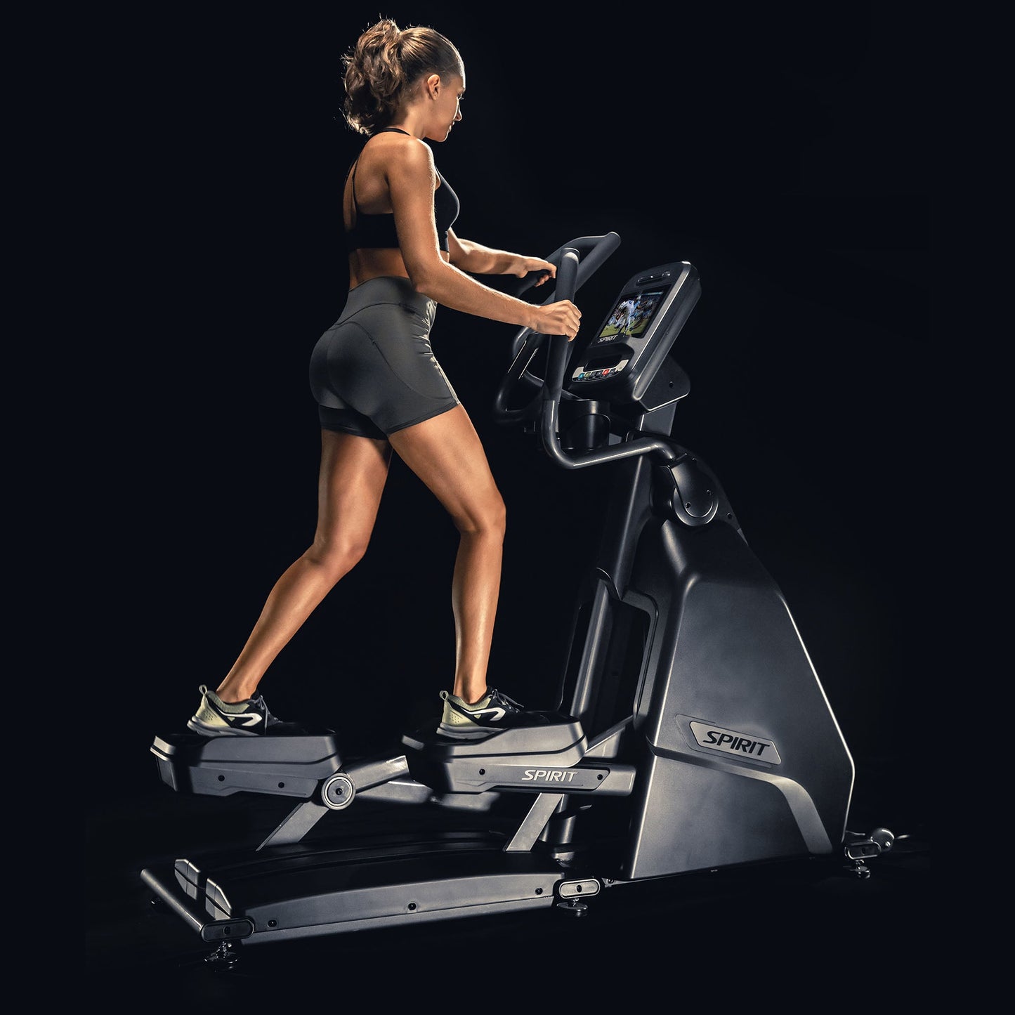 Spirit Fitness CE900ENT Commercial Elliptical Cross Trainer