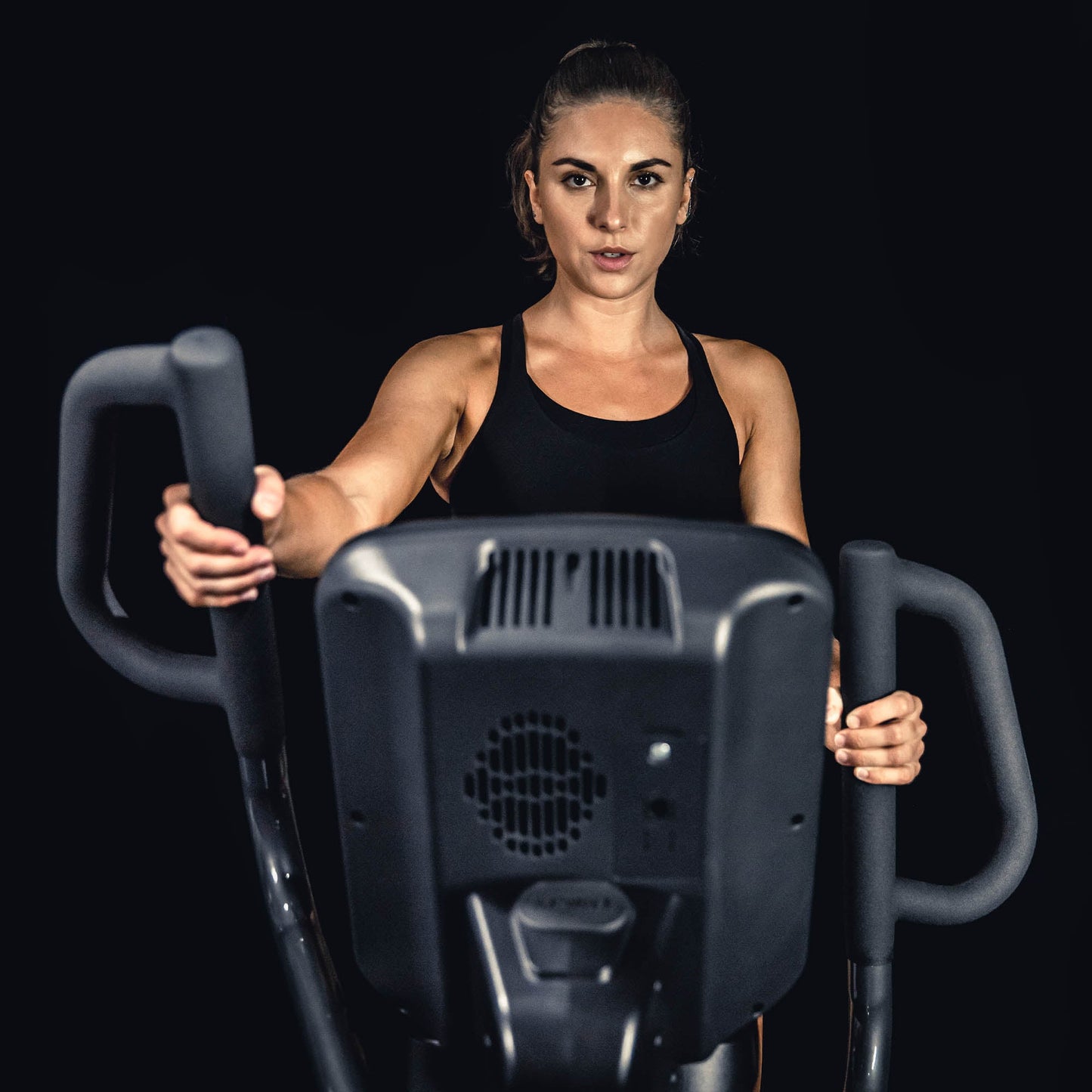 Spirit Fitness CE900ENT Commercial Elliptical Cross Trainer
