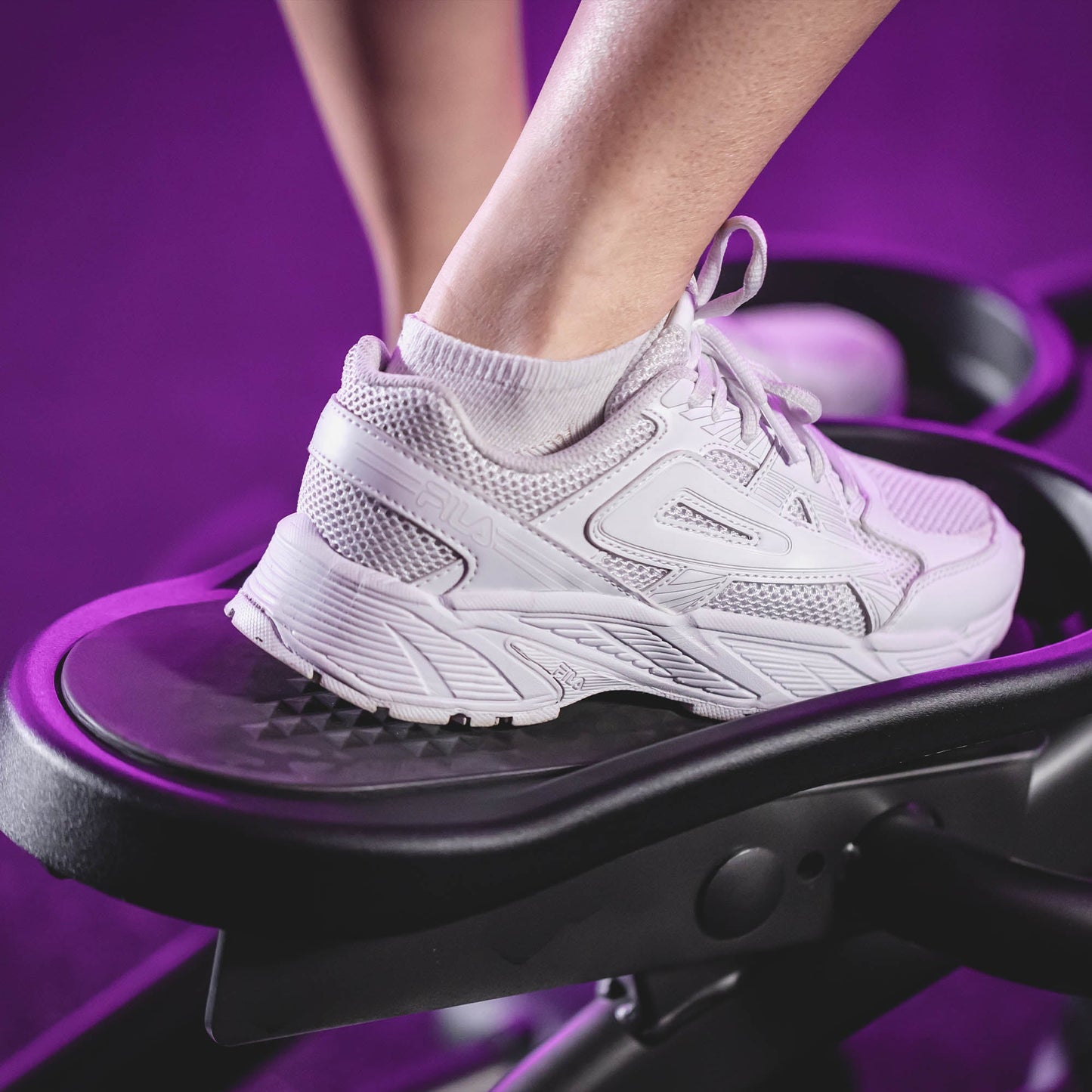 Spirit Fitness CE800+ Elliptical Cross Trainer