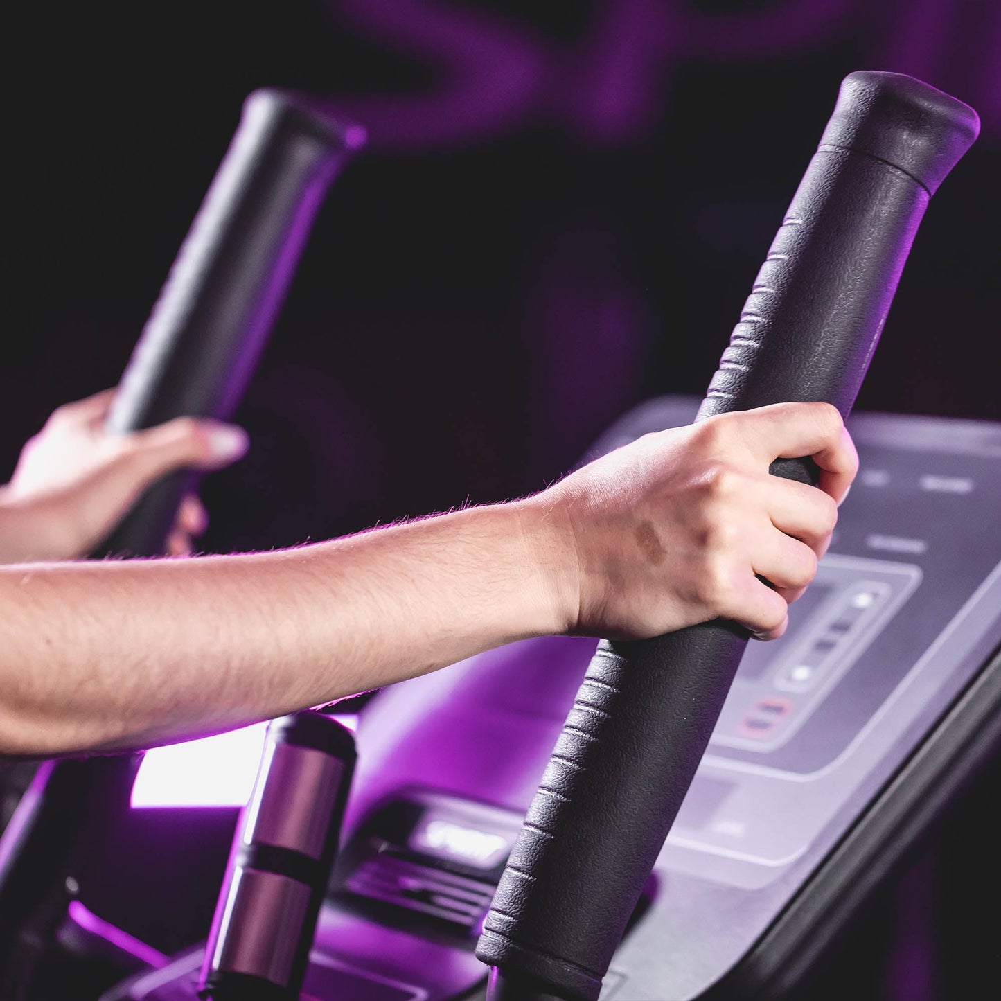 Spirit Fitness CE800+ Elliptical Cross Trainer